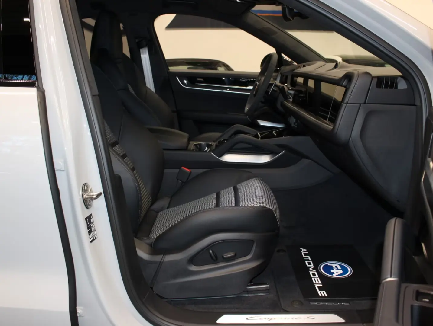 Porsche Cayenne Cupă de carbon Leichtbau*NP