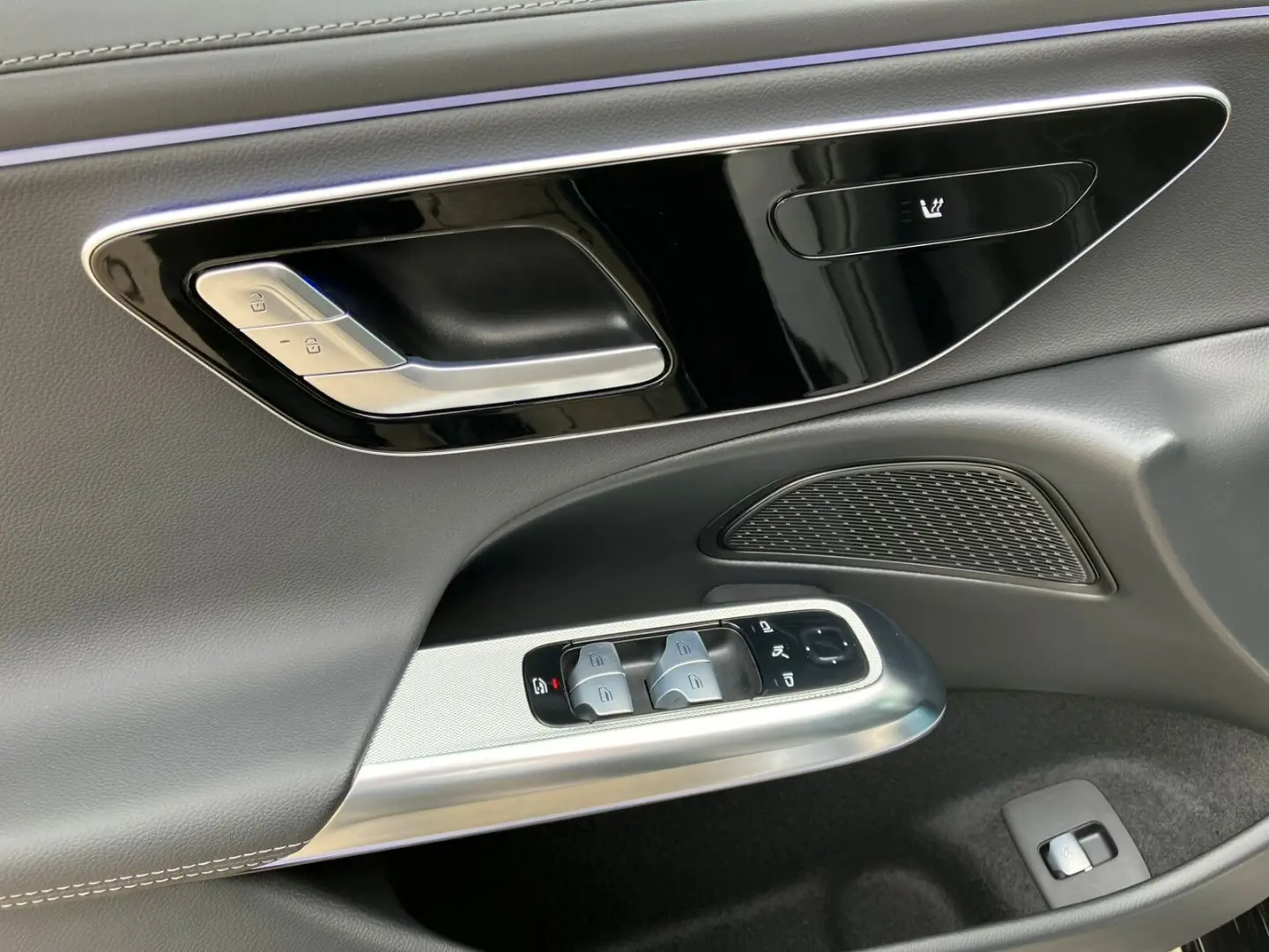 E 200 Limousine AMG Line LED*Superscreen*Distro*