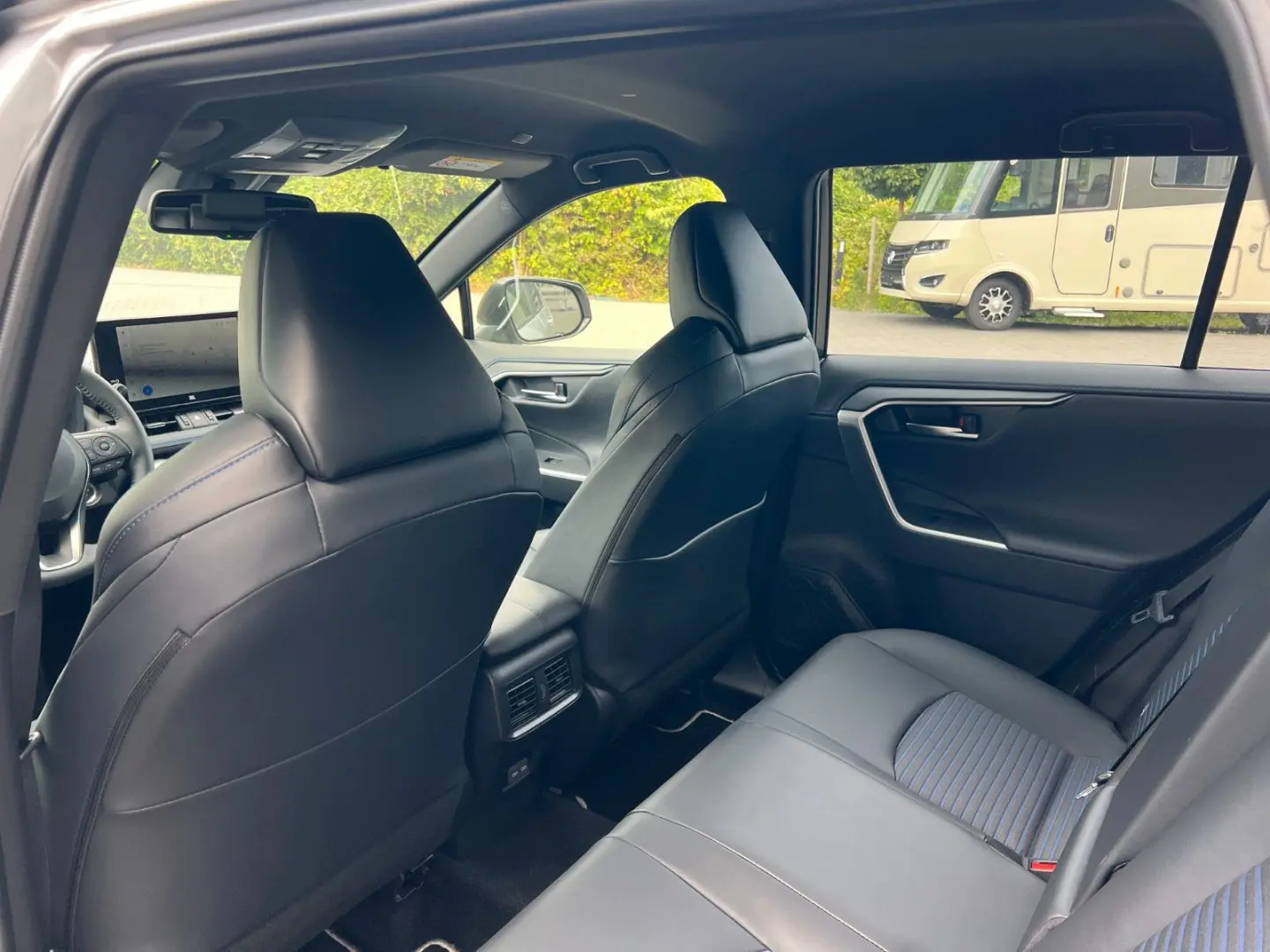 RAV 4 2.5 Hybrid 4x2 Style VOLL JBL+360°+LEDER