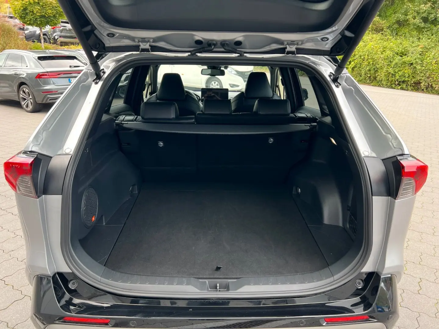 RAV 4 2.5 Hybrid 4x2 Style VOLL JBL+360°+LEDER