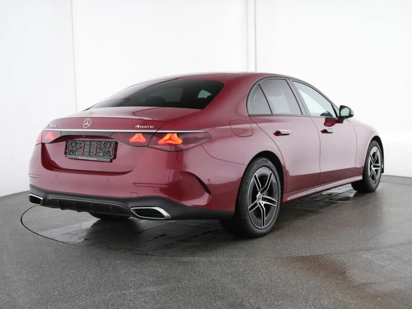 E 300 de 4M AMG+NIGHT+AHK+DISTRO+360°+HUD+SITZKL