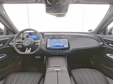 E 300 de 4M AMG+NIGHT+AHK+DISTRO+360°+HUD+SITZKL