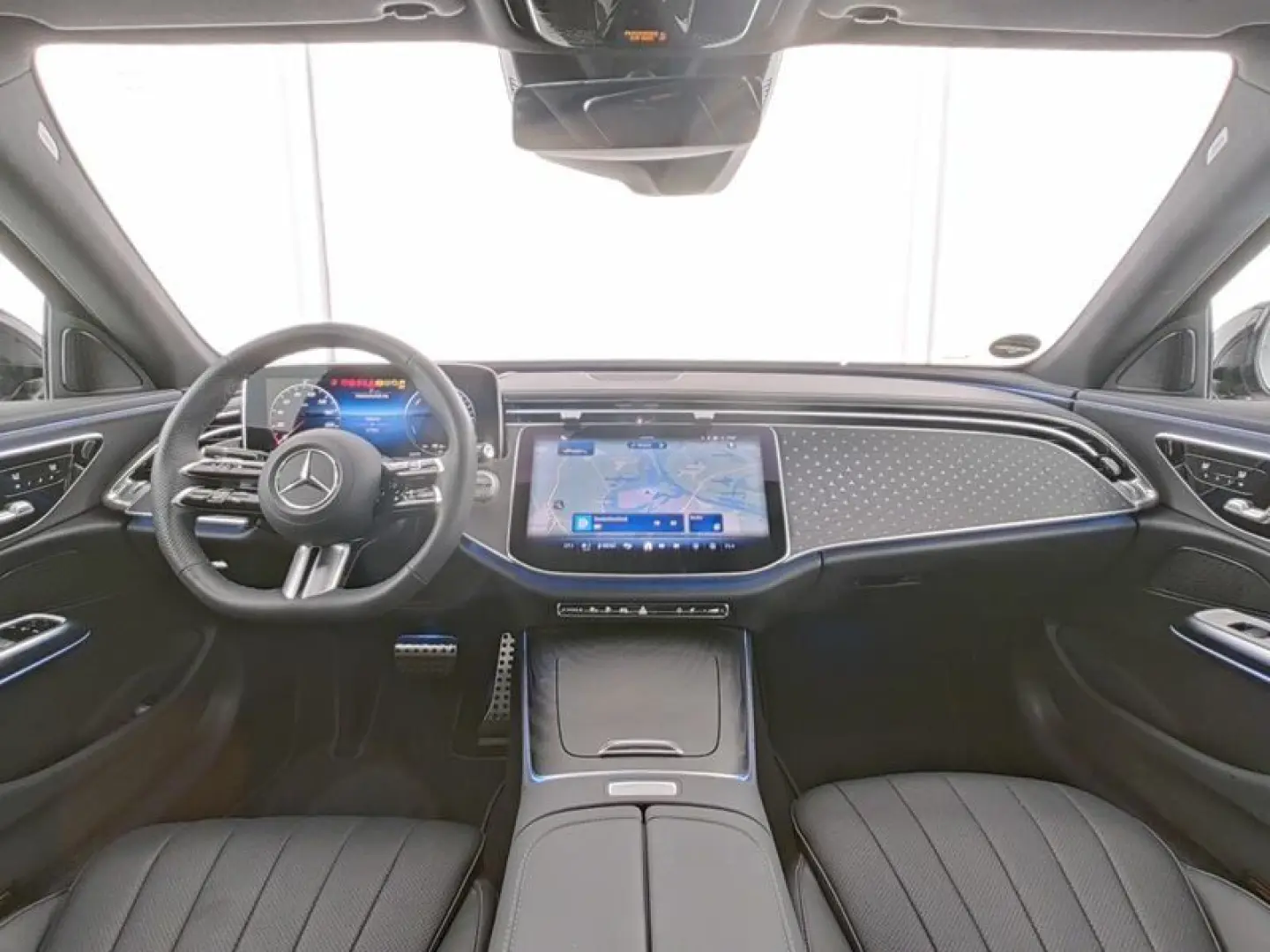 E 300 de 4M AMG+NIGHT+AHK+DISTRO+360°+HUD+SITZKL