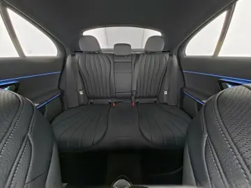 E 300 de 4M AMG+NIGHT+AHK+DISTRO+360°+HUD+SITZKL