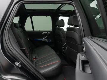 X5 M50i Spezial Edition Laser B&W DisplKey Voll