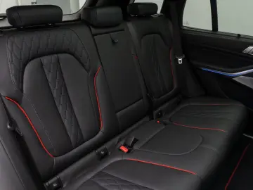 X5 M50i Spezial Edition Laser B&W DisplKey Voll