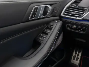 X5 M50i Spezial Edition Laser B&W DisplKey Voll