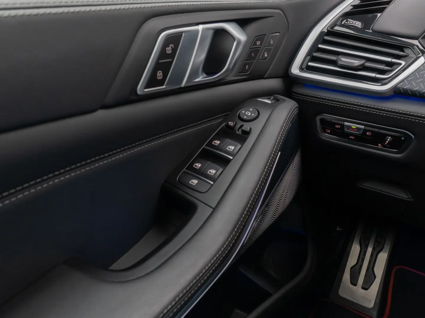 X5 M50i Spezial Edition Laser B&W DisplKey Voll