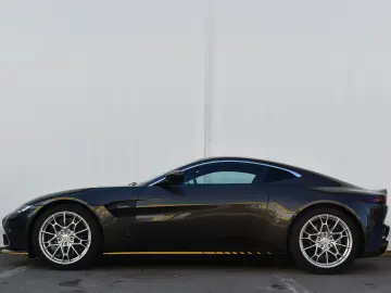 ASTON MARTIN VANTAGE 007 EDITIE LIMITATA