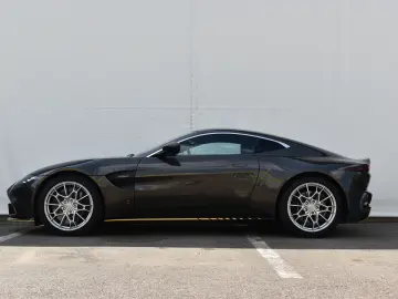 ASTON MARTIN VANTAGE 007 EDITIE LIMITATA