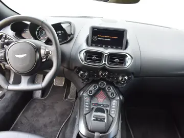 ASTON MARTIN VANTAGE 007 EDITIE LIMITATA