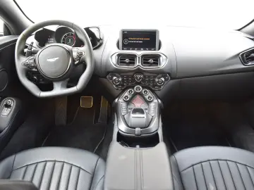 ASTON MARTIN VANTAGE 007 EDITIE LIMITATA