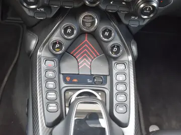 ASTON MARTIN VANTAGE 007 EDITIE LIMITATA