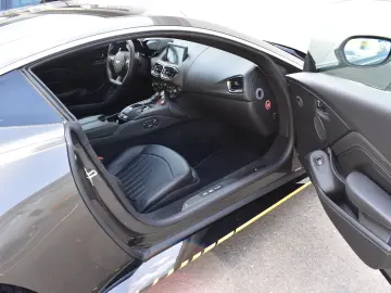 ASTON MARTIN VANTAGE 007 EDITIE LIMITATA