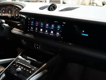 Porsche Cayenne Turbo E-Hybrid Coupé cu pachet GT