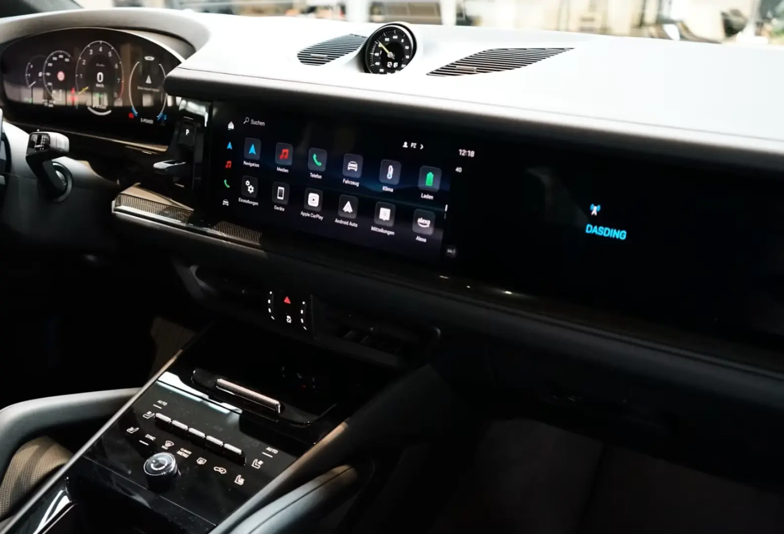 Porsche Cayenne Turbo E-Hybrid Coupé cu pachet GT