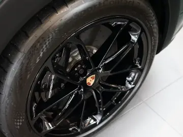 Porsche Cayenne Turbo E-Hybrid Coupé cu pachet GT