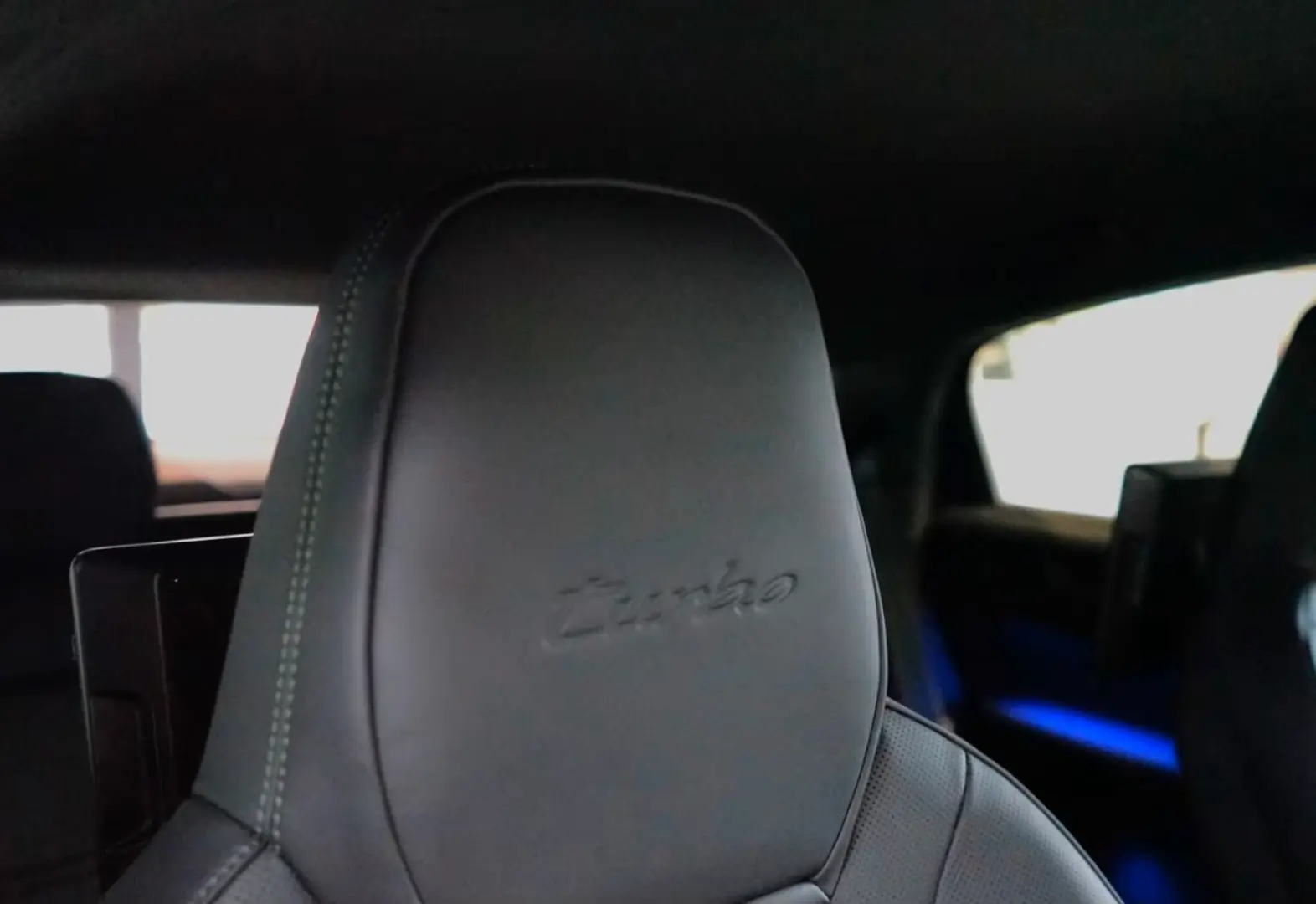 Porsche Cayenne Turbo E-Hybrid Coupé cu pachet GT
