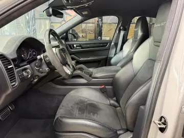 Porsche Cayenne Coupe Turbo GT