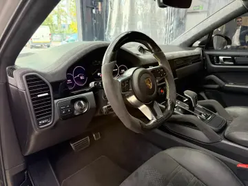 Porsche Cayenne Coupe Turbo GT