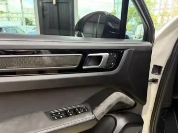 Porsche Cayenne Coupe Turbo GT