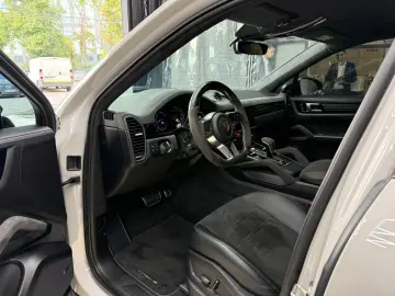 Porsche Cayenne Coupe Turbo GT
