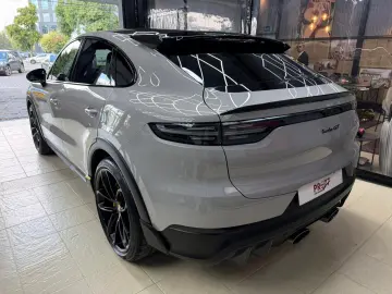 Porsche Cayenne Coupe Turbo GT