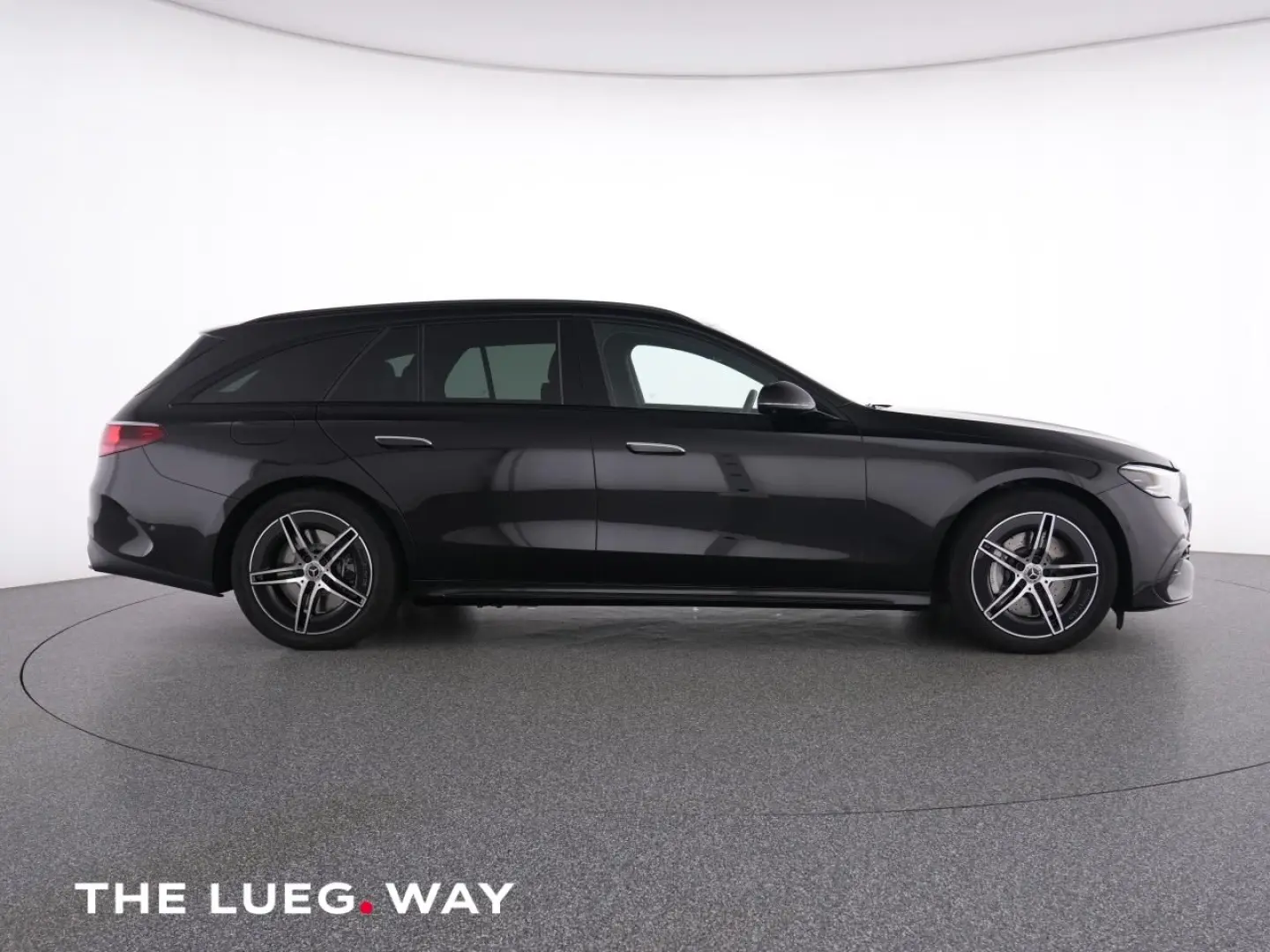 E 300 de T 4M AMG+MBUX+DLight+Pano+AHK+Airm+360°