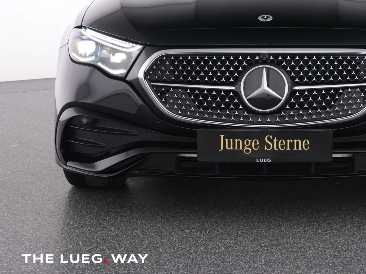 E 300 de T 4M AMG+MBUX+DLight+Pano+AHK+Airm+360°