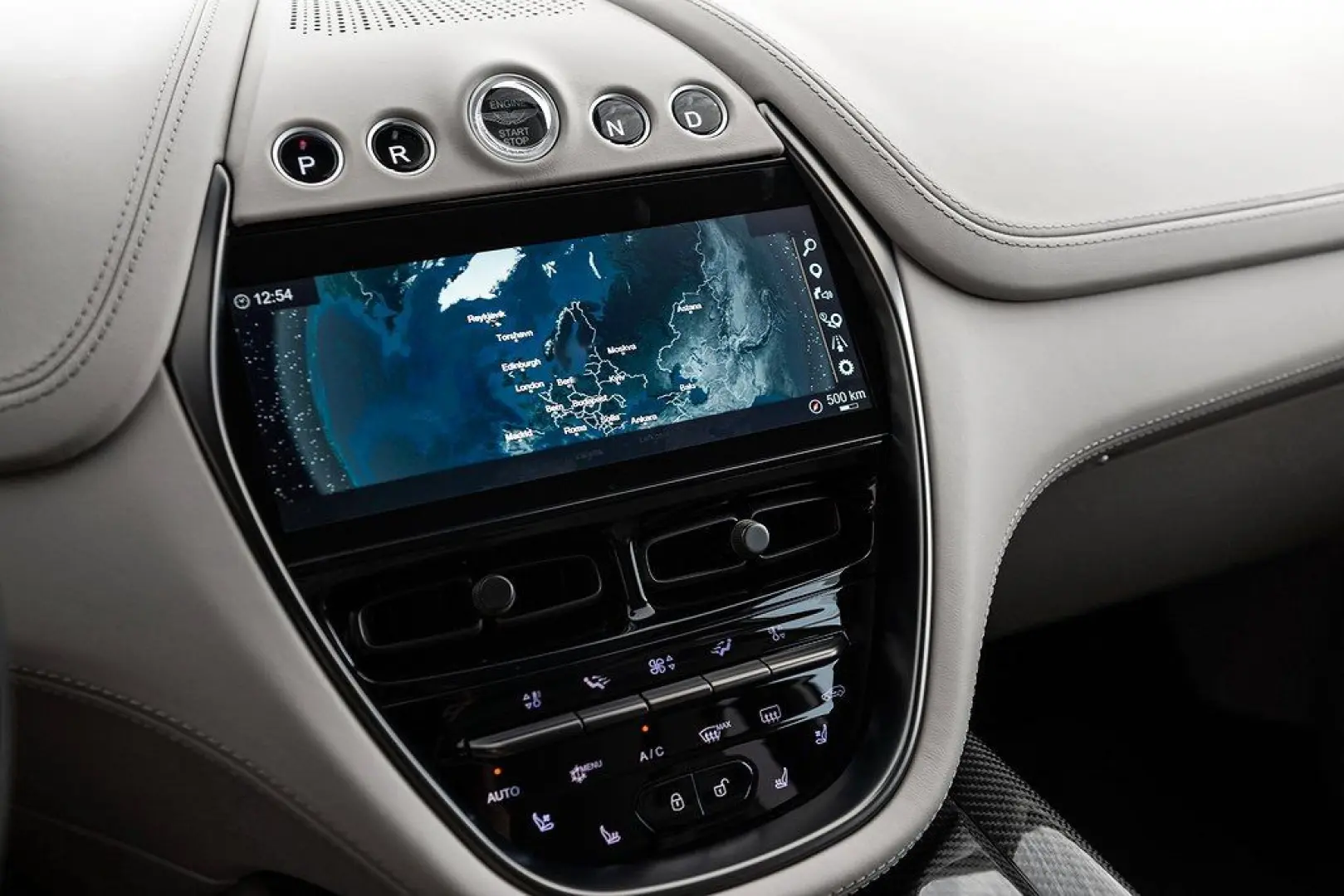 DBX 4.0 V8 DBX707