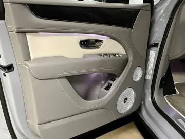 BENTAYGA V8 S CARBON NAIM MASSAGE PANO FULL!