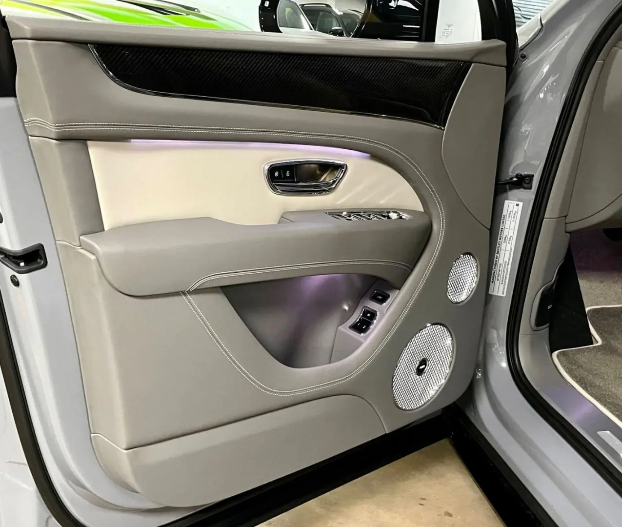 BENTAYGA V8 S CARBON NAIM MASSAGE PANO FULL!