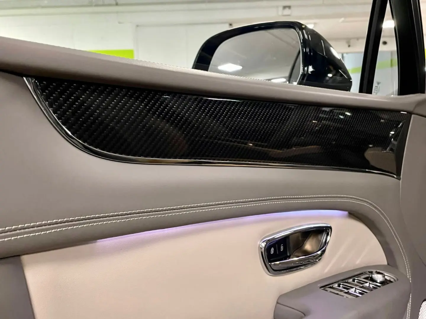 BENTAYGA V8 S CARBON NAIM MASSAGE PANO FULL!