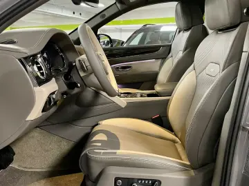 BENTAYGA V8 S CARBON NAIM MASSAGE PANO FULL!
