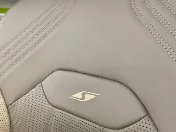 BENTAYGA V8 S CARBON NAIM MASSAGE PANO FULL!