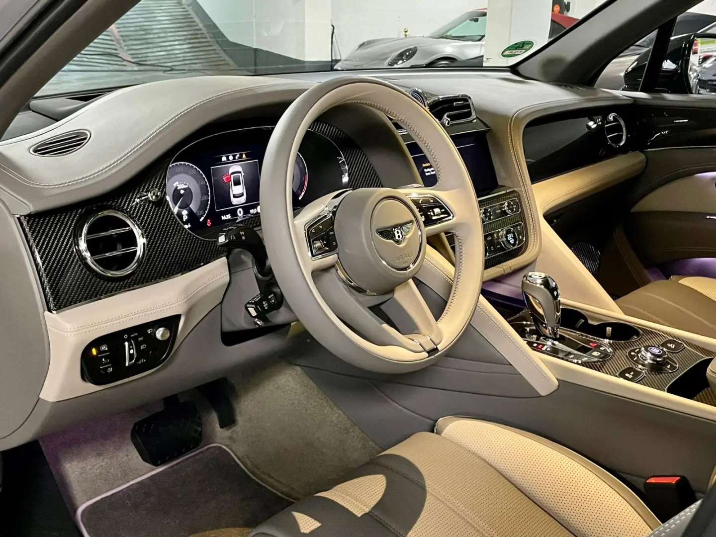 BENTAYGA V8 S CARBON NAIM MASSAGE PANO FULL!
