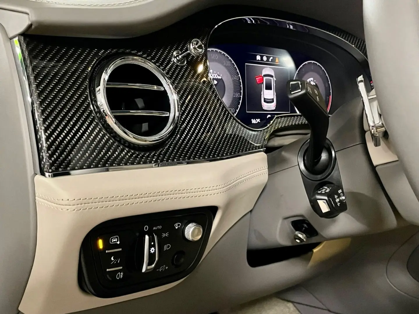 BENTAYGA V8 S CARBON NAIM MASSAGE PANO FULL!