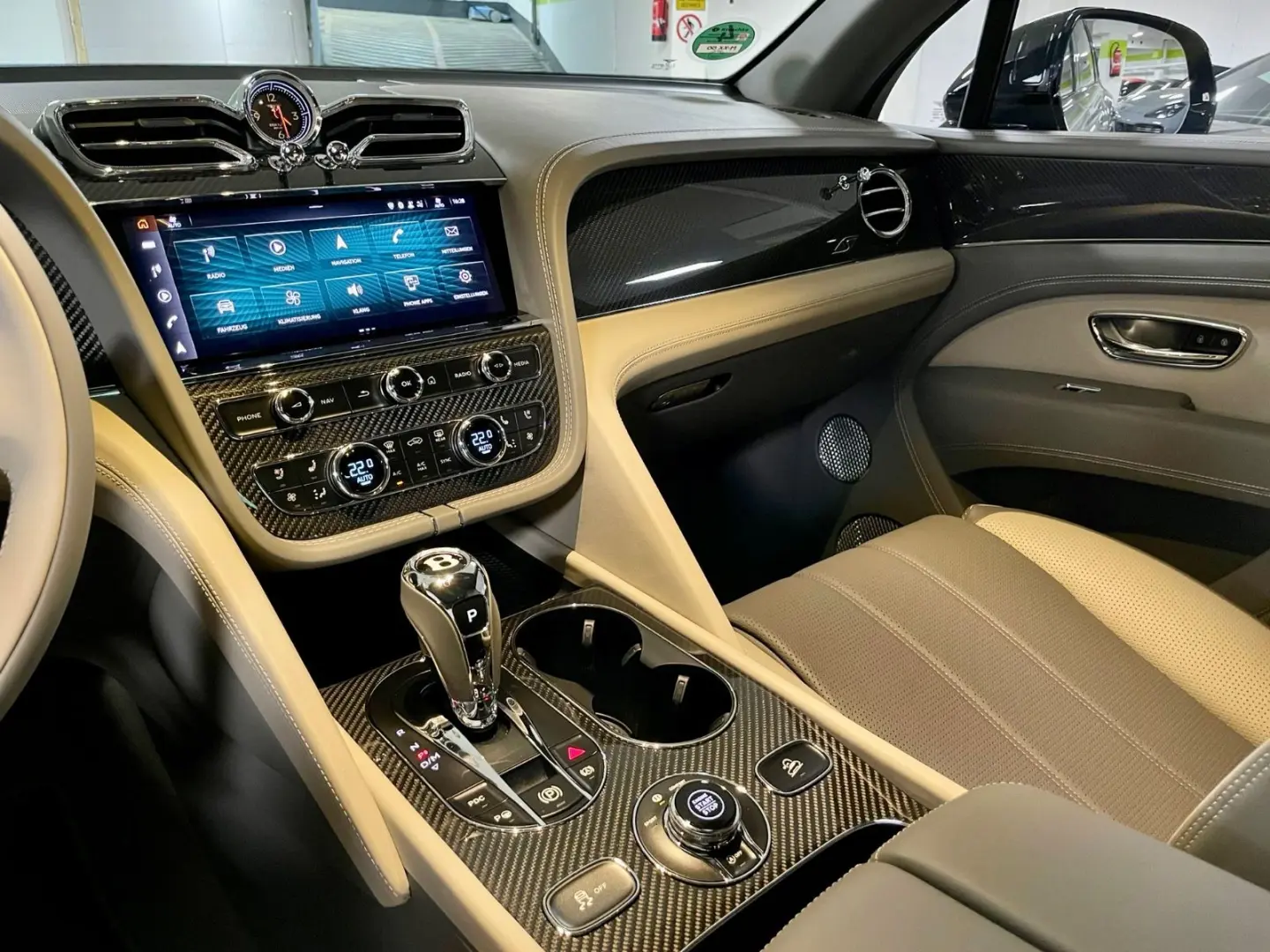 BENTAYGA V8 S CARBON NAIM MASSAGE PANO FULL!