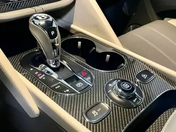 BENTAYGA V8 S CARBON NAIM MASSAGE PANO FULL!