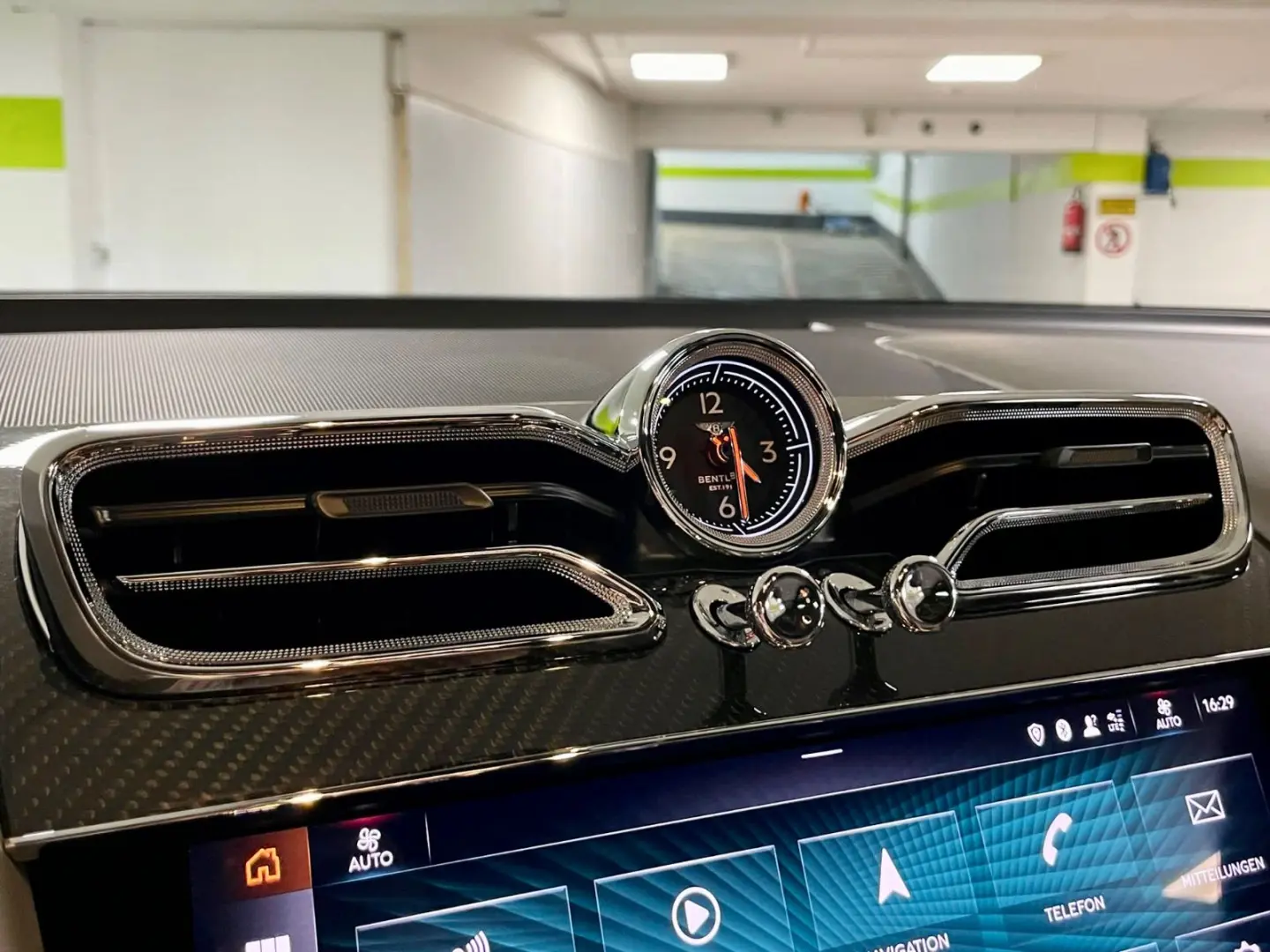 BENTAYGA V8 S CARBON NAIM MASSAGE PANO FULL!