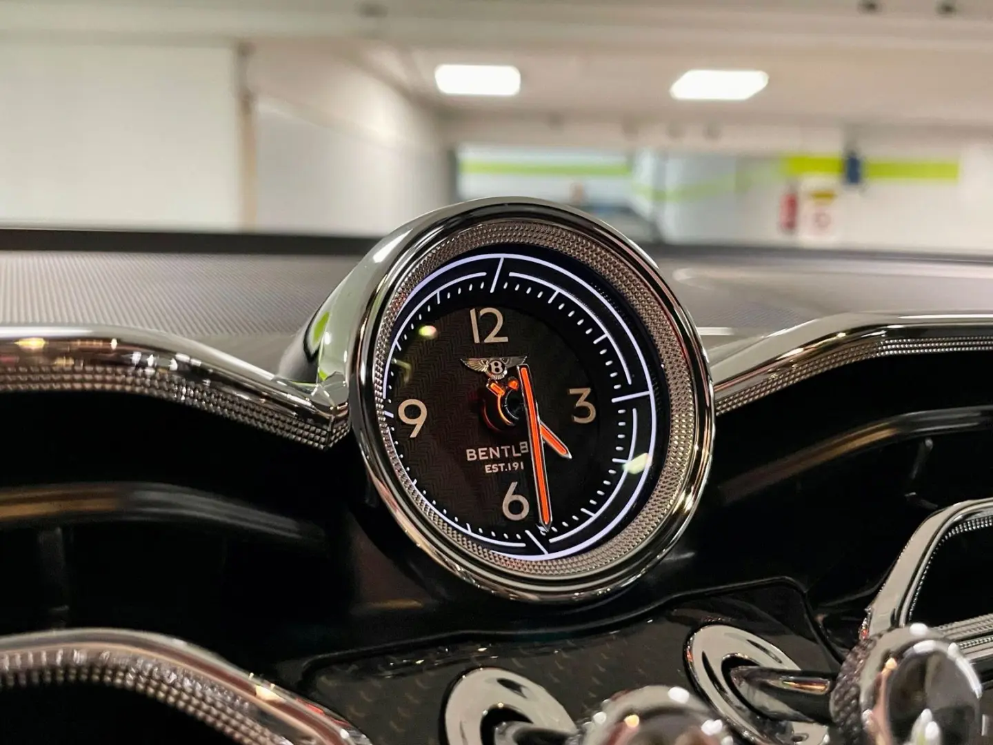 BENTAYGA V8 S CARBON NAIM MASSAGE PANO FULL!