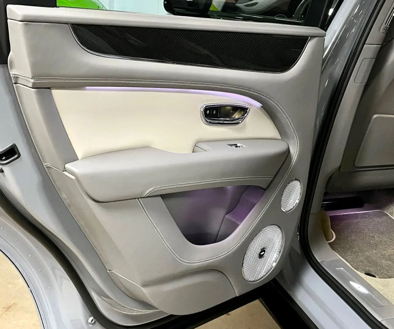 BENTAYGA V8 S CARBON NAIM MASSAGE PANO FULL!