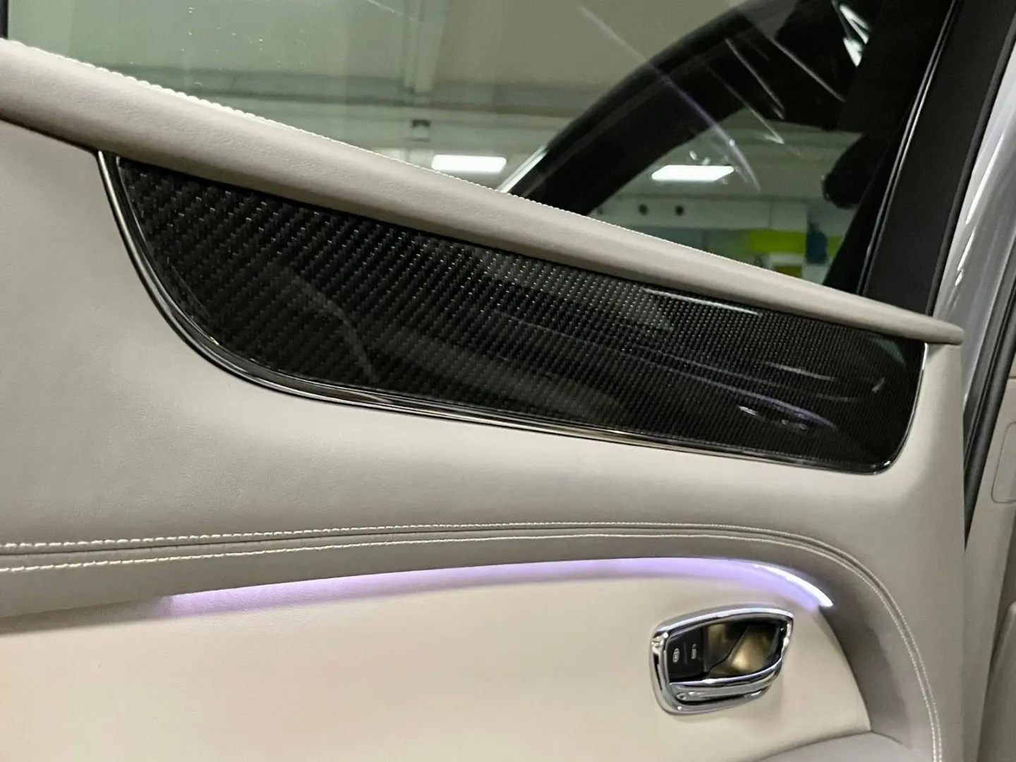 BENTAYGA V8 S CARBON NAIM MASSAGE PANO FULL!