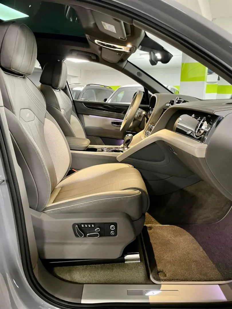 BENTAYGA V8 S CARBON NAIM MASSAGE PANO FULL!