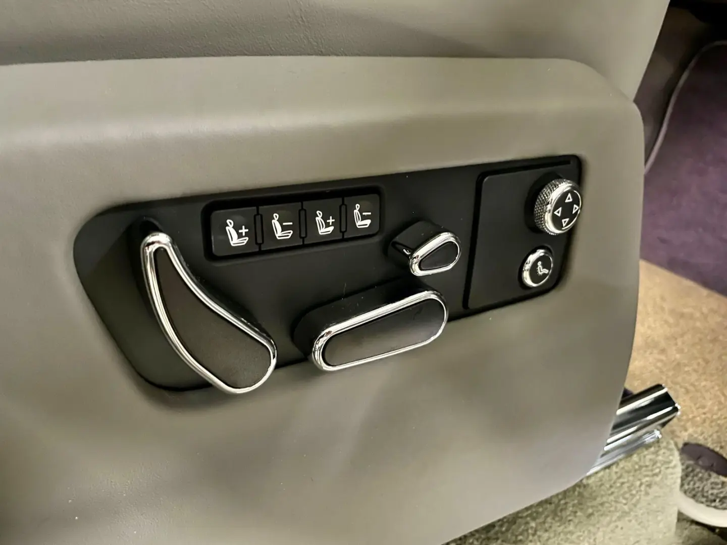 BENTAYGA V8 S CARBON NAIM MASSAGE PANO FULL!