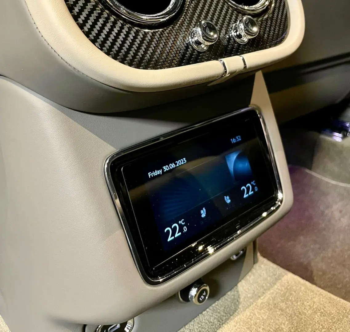 BENTAYGA V8 S CARBON NAIM MASSAGE PANO FULL!