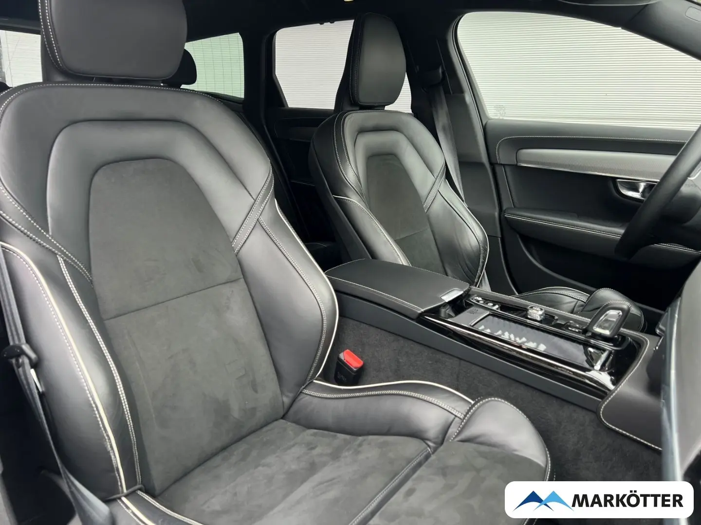 Volvo V90 T6 AWD Recharge R-Design AHK/PANO/HUD