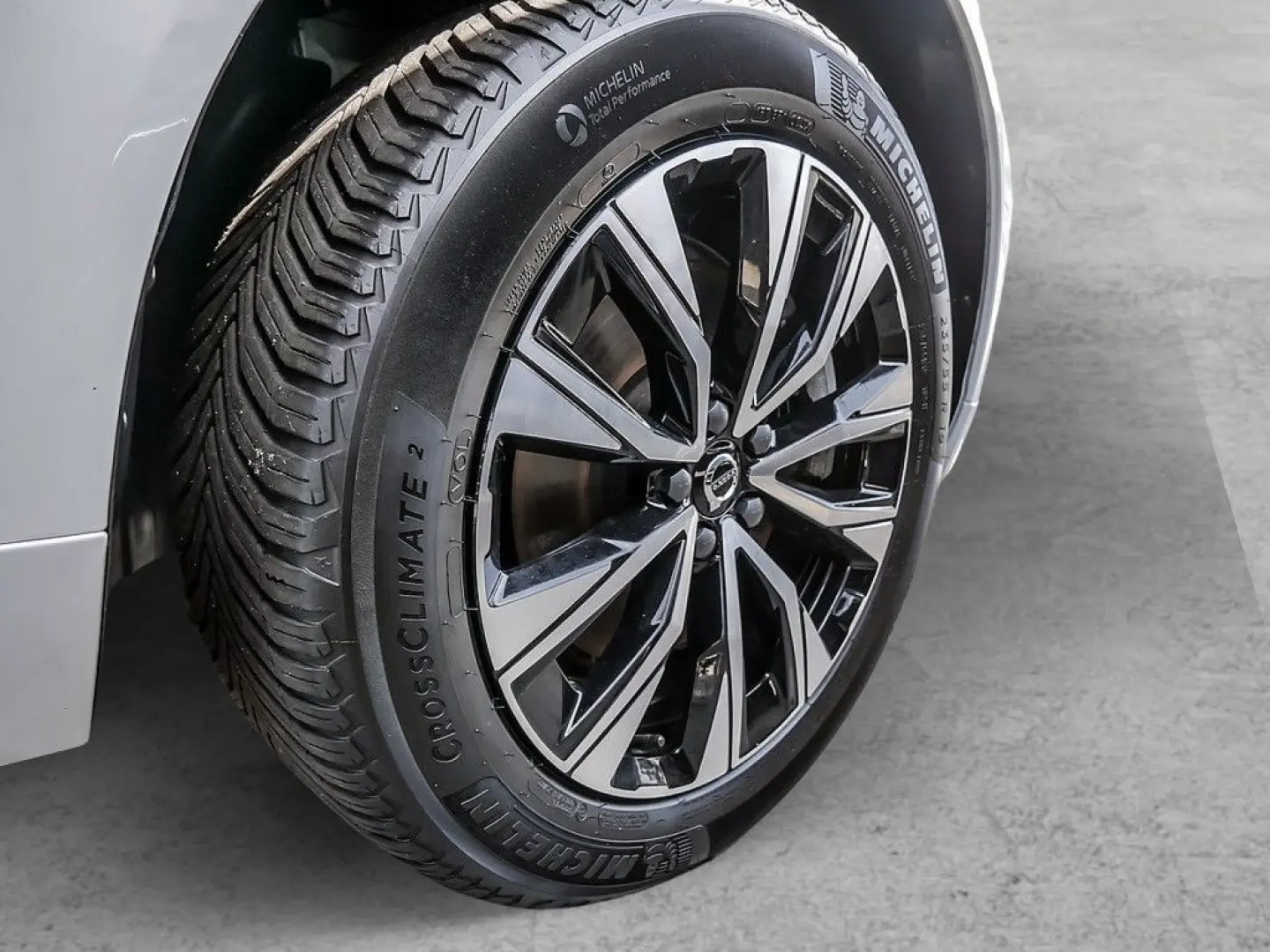 XC60 B4 Plus Dark AWD