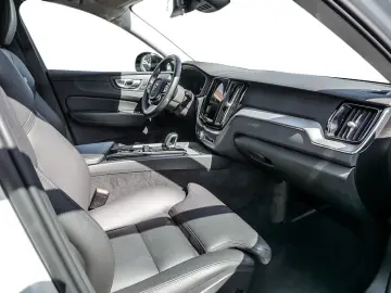 XC60 B4 Plus Dark AWD