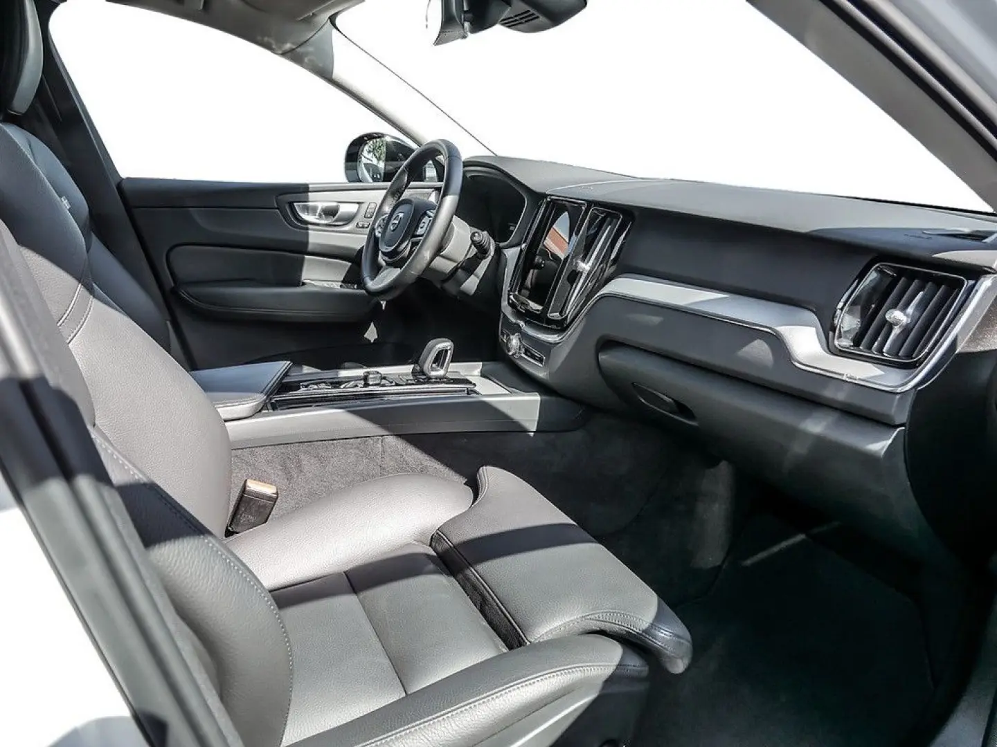 XC60 B4 Plus Dark AWD